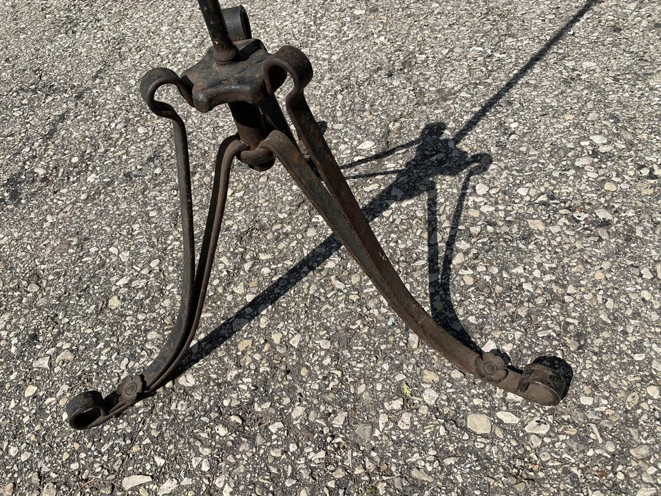 Traje de mayordomo de hierro de metal de latón vintage soporte abrigo ropa colgador de plantas raro ANTIGUO Foto 2 de 4