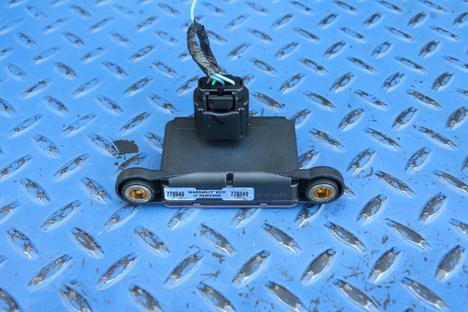 Chevrolet Camaro SS 2010-2012 guiñada aceleración velocidad sensor 13504156 Foto 4 de 4