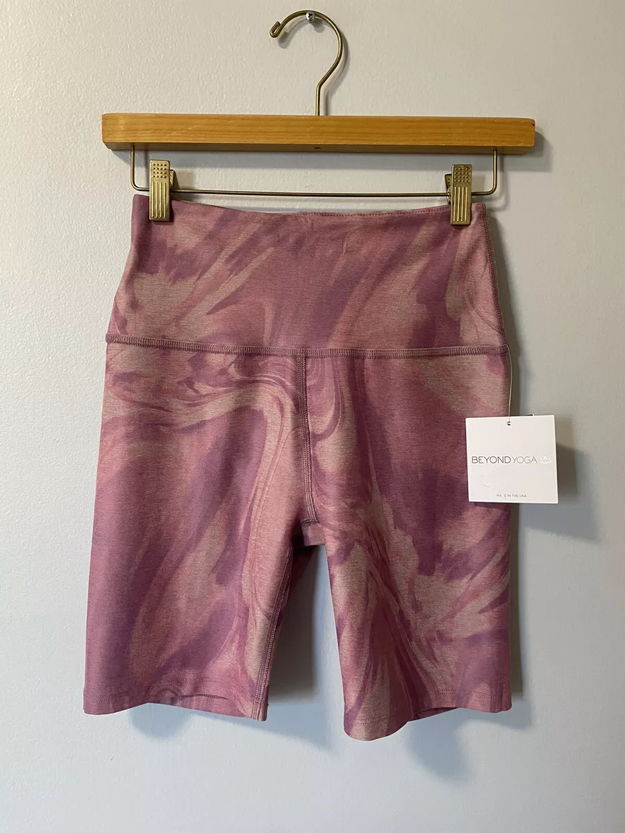 NWT Beyond Yoga Women's SoftMark High Waisted Bike Shorts Chai Iris Melt L  Pink