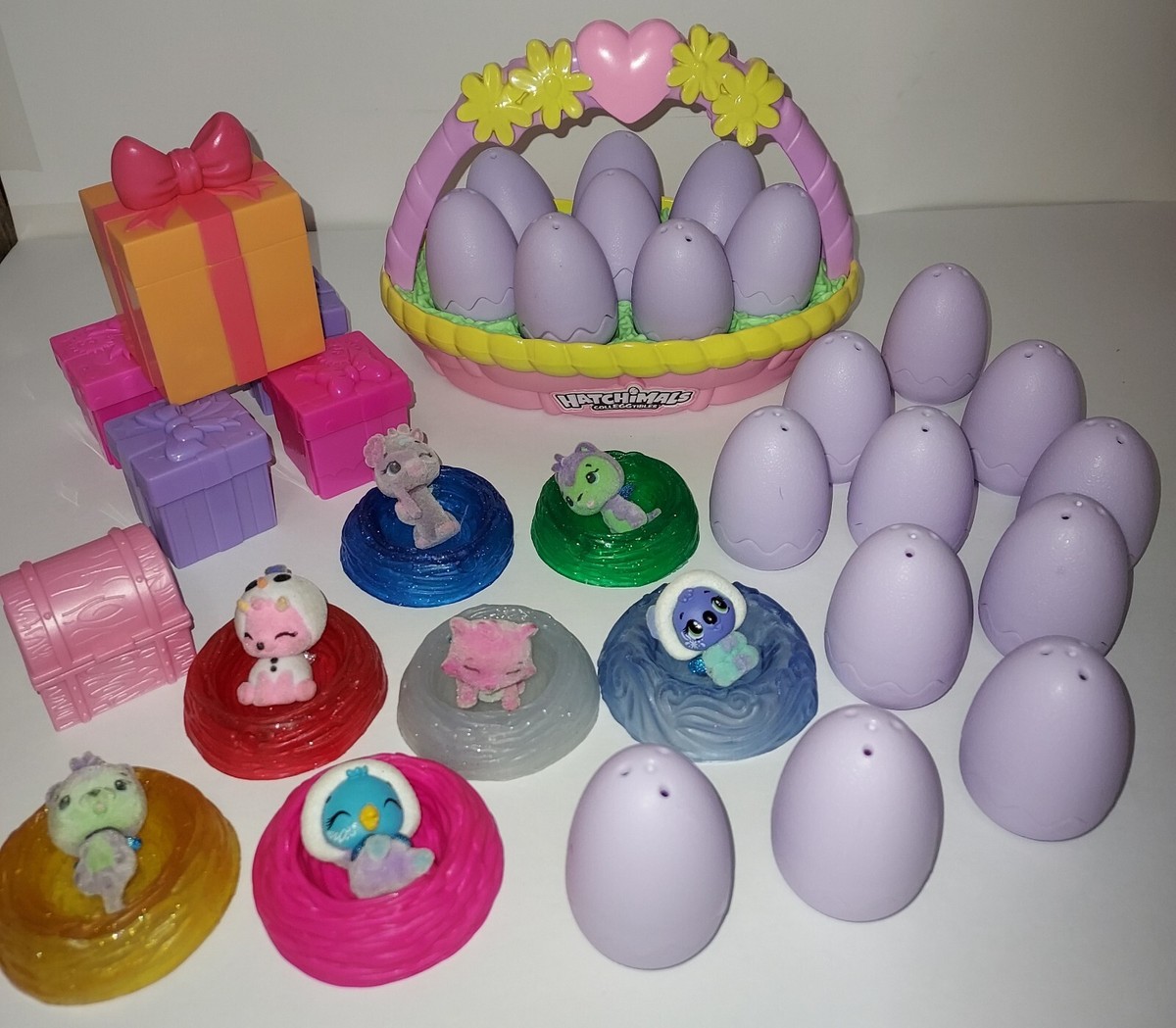 Hatchimals CollEggtibles Basket 32 Hatchimals 19 Cracked Eggs Pre