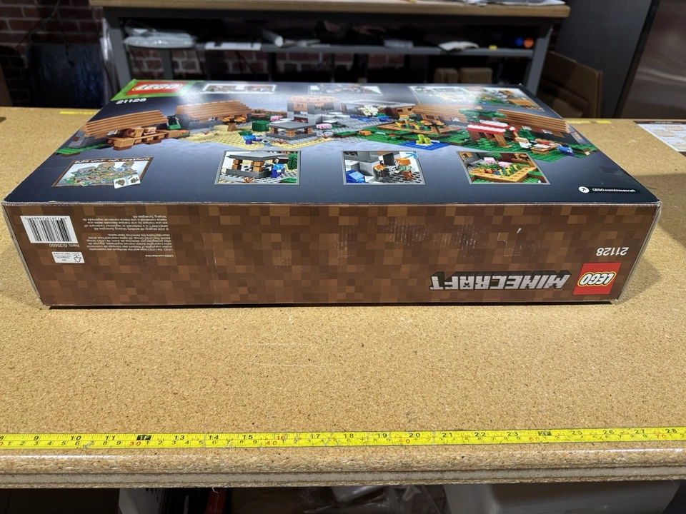 LEGO Minecraft: The Village (21128) NEW IN BOX, SEALED - Image 4 of 4