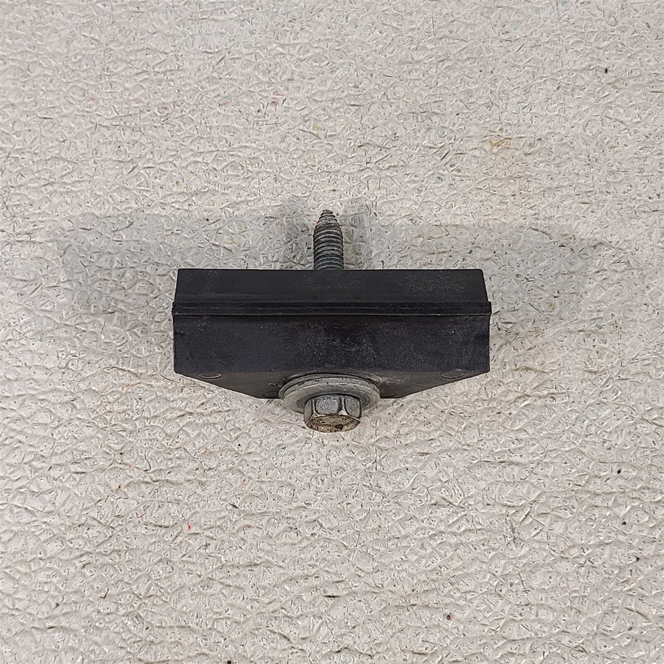 Bloque de cuña de retención de batería 97-13 Corvette C5 C6 con perno Aa7374 Foto 2 de 4