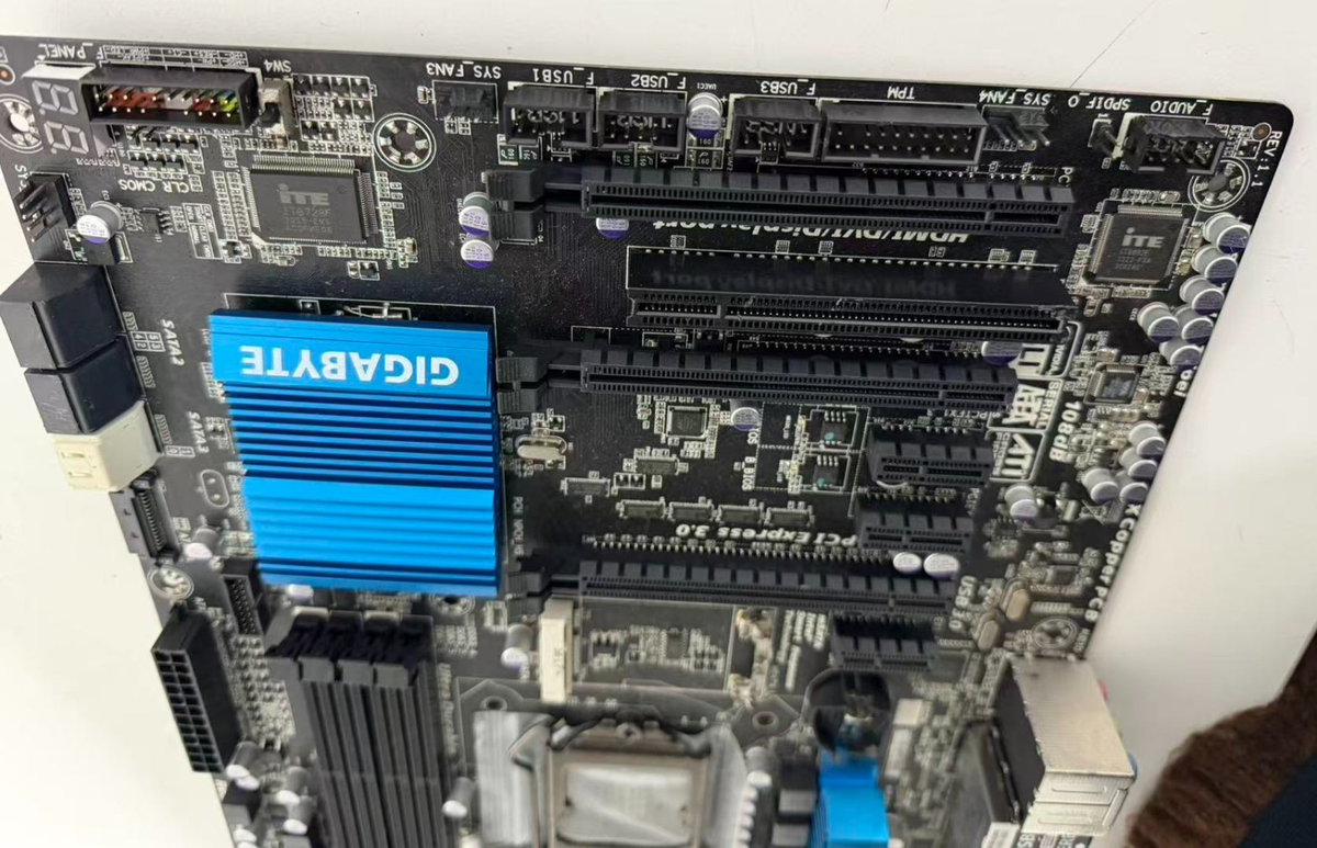 Gigabyte GA-Z77X-UD3H DDR3 Gaming Intel Z77 ATX SLI Motherboard | eBay