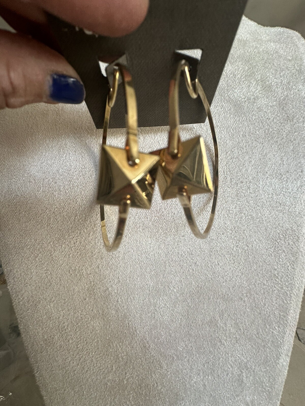 Picture 3 of 4