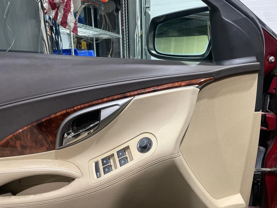 10-13 LACROSSE Front Door Trim Panel LHCocoa/Light Cashmere-4AC Foto 3 de 4