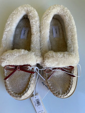 Old Navy Faux Fur Slippers Size 6 Champagne NWT