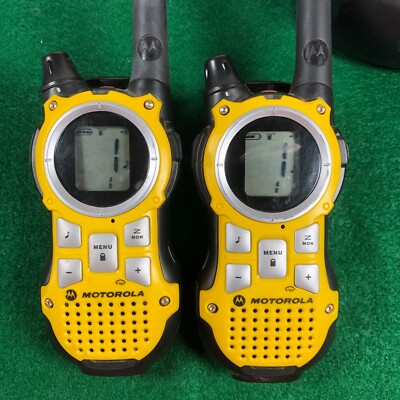 Motorola Handheld Walkie Talkie Set of 2 Model K7GMRCEJ w/ Charger