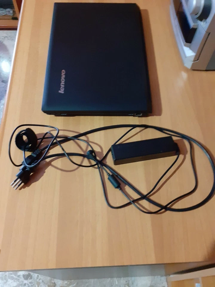 Vendesi computer portatile lenovo usato e  in buone condizioni - Immagine 2 di 4