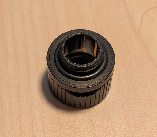 EKWB EK-Quantum Torque HTC 12mm OD Rigid Tubing Compression Fitting - Black - Afbeelding 4 van 4