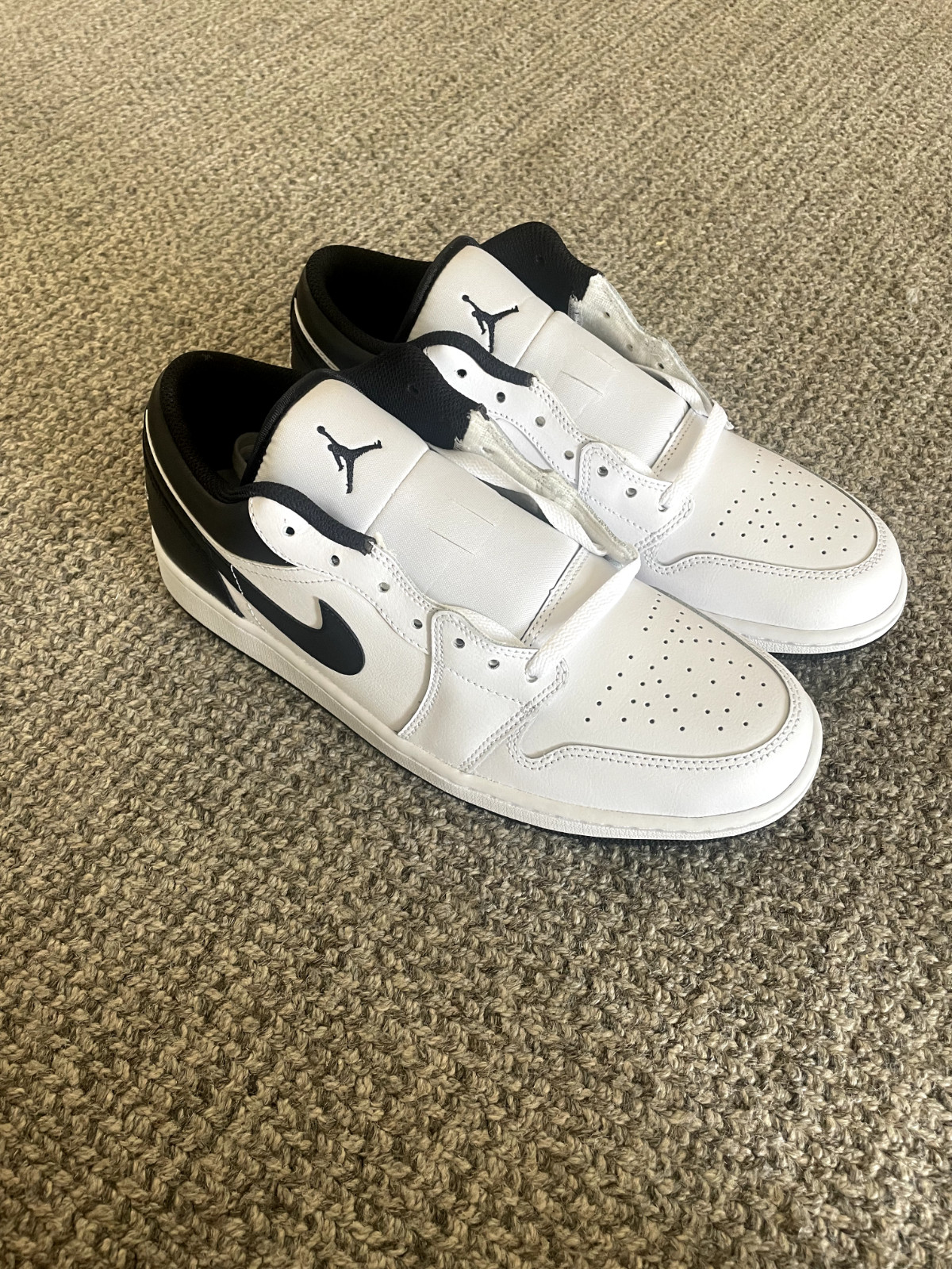 Nike Air Jordan 1 Low SE Men's 10.5 US White w Black Trim, New Nike Air Jordan 1