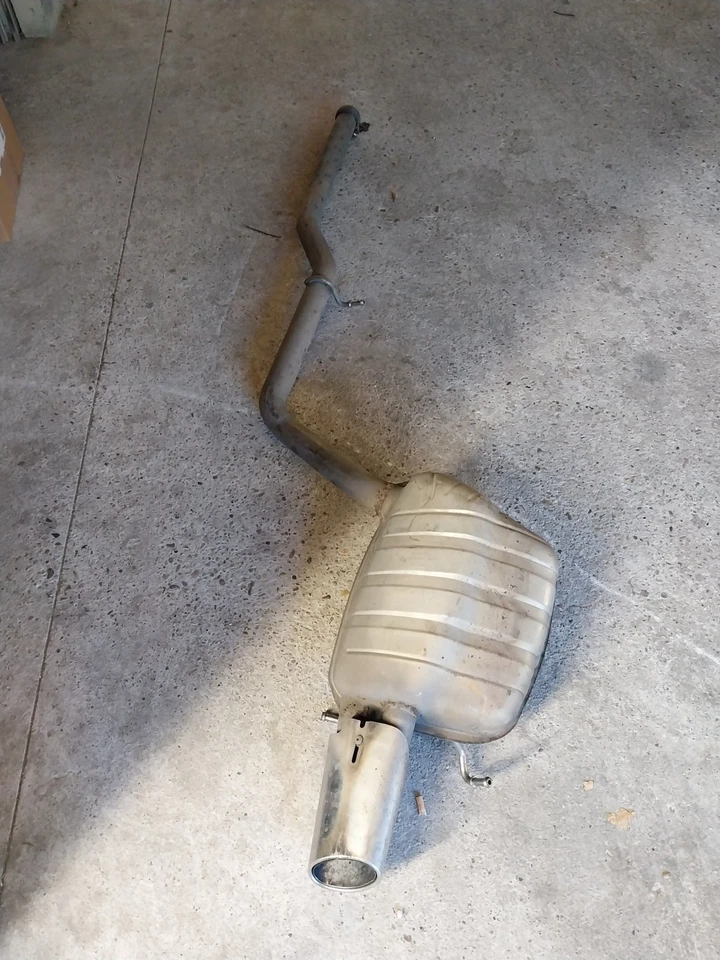 Je vends ce silencieux arrière (marmite d'échappement) d'origine Mercedes-Benz. - Photo 4/4