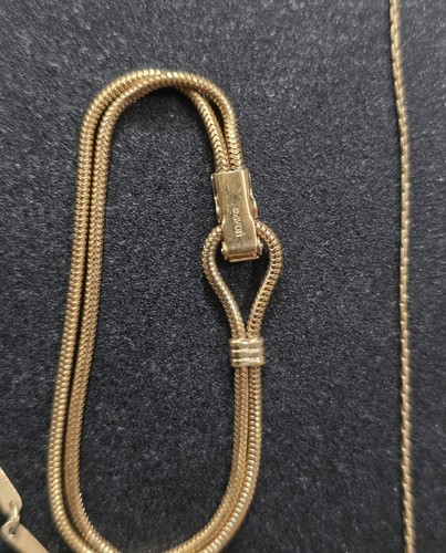 Vtg Lot Of 9 Avon Jewelry Pcs: Necklaces Bracelets/Bangle. Gold Tone, Chains Etc - Picture 7 of 14