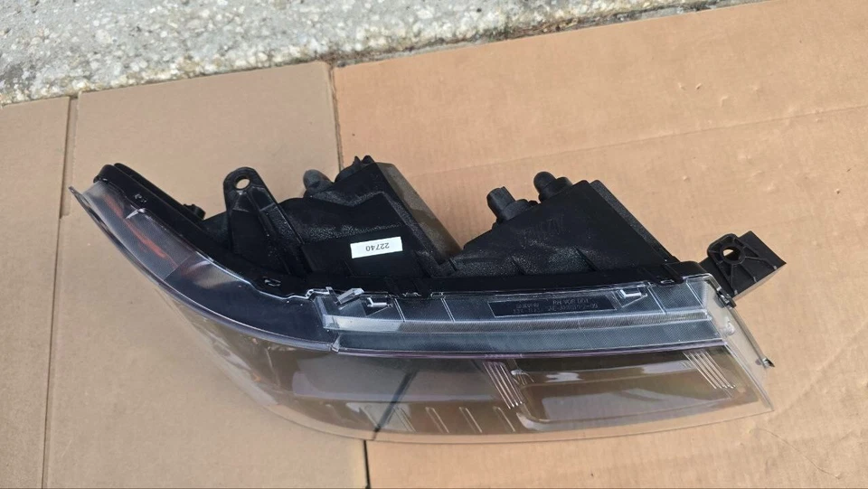 🔥GOOD🔥2014 - 2020 Dodge Journey Halogen Headlight Right Passenger BLACK - Image 3 of 4