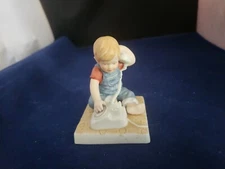 1982 Roger J Brown's Hello, Grandma From The Family Alblum Figurine