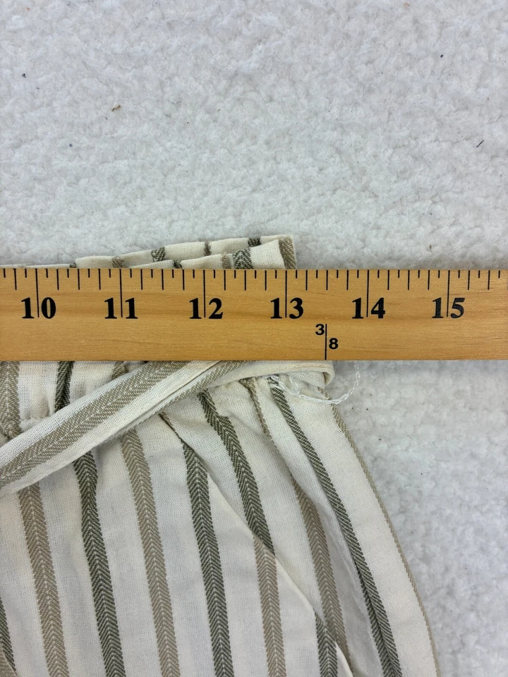 Shorts feminino BCBGeneration cintura amarrada tamanho XS bege verde listrado mistura de algodão - Imagem 4 de 4