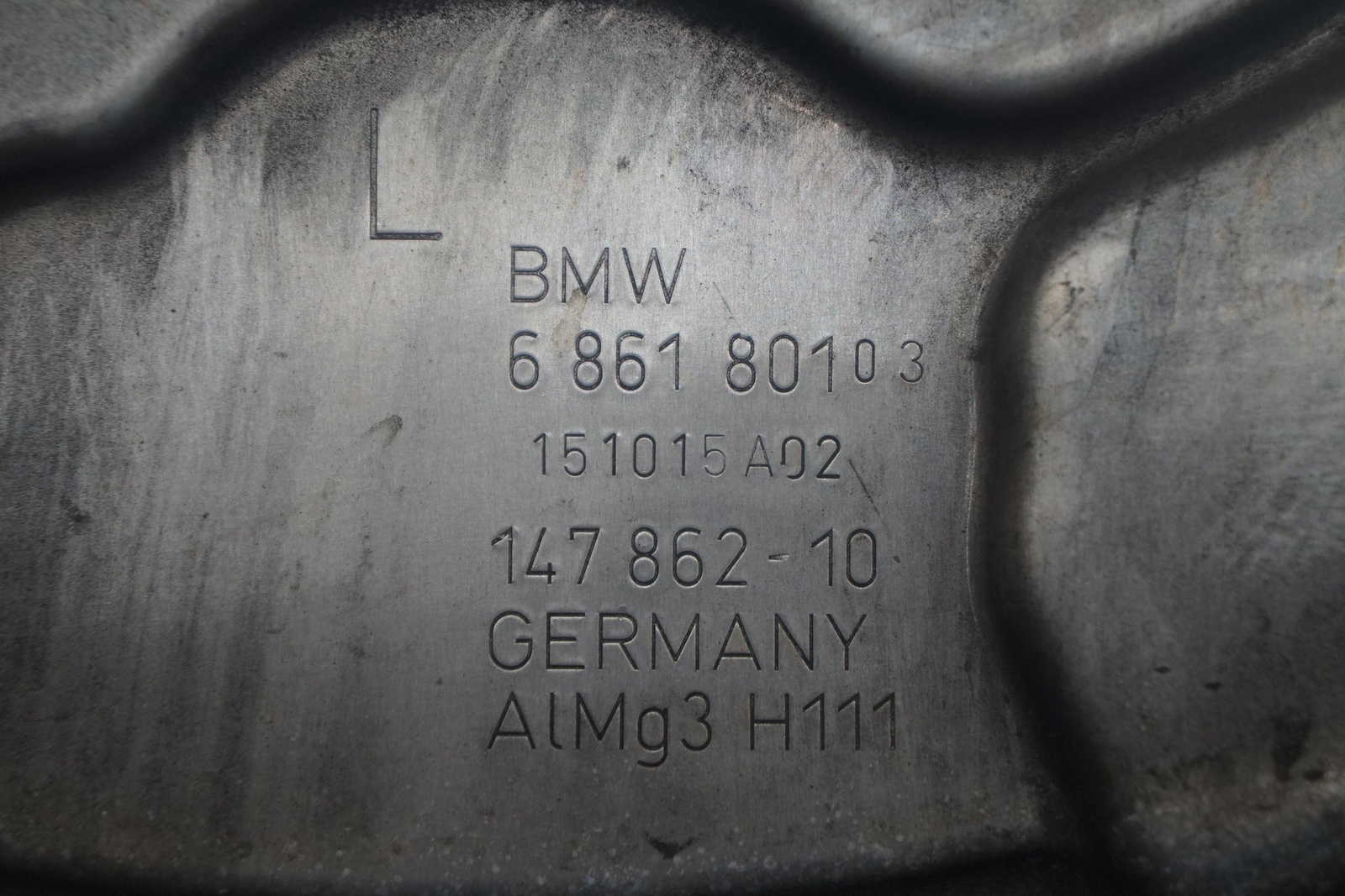 Rear Left Spindle Knuckle Hub Wheel Bearing 33306865661 BMW 740i 