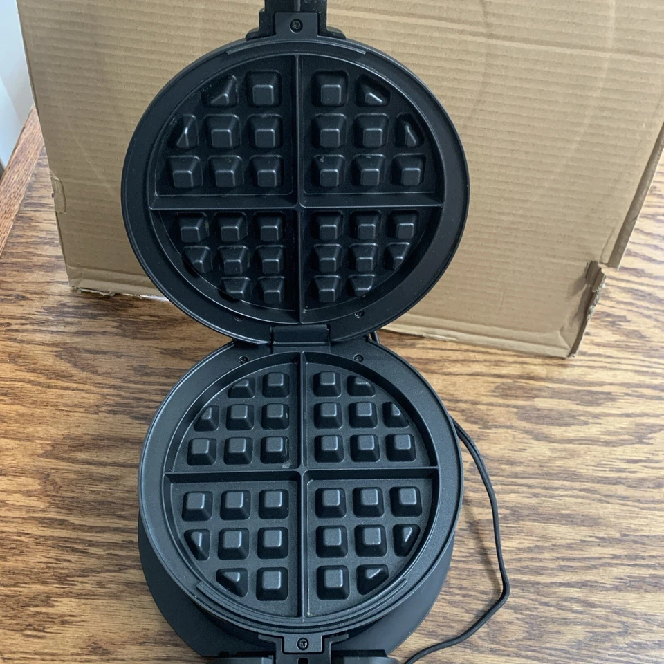 Gofrera giratoria Bella modelo TSK-2126BW negra con bandeja de goteo Foto 3 de 4