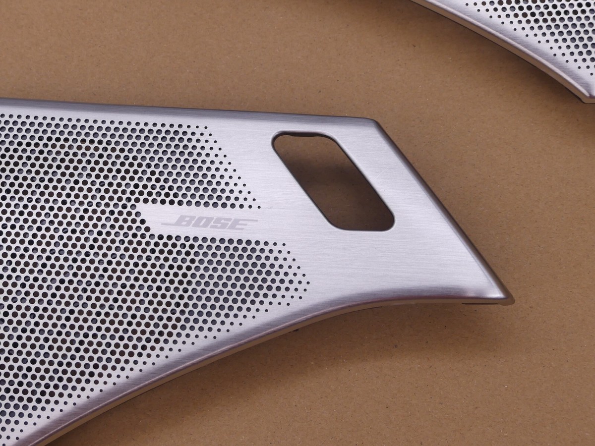 マツダ3 Bose スピーカーアルミカバー Mazda 3 BP Mk4 Series ONLY Front Door Trim BOSE Speaker