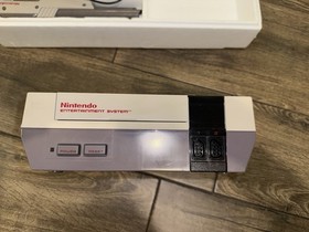 TESTED Nintendo Entertainment System NES Action Set w/Box Gray Zapper CIB. READ!