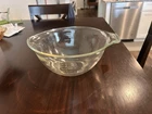 Pyrex 8 Cup Measuring Bowl Glass Batter Bowl 2 Qt w/ Spout & Handle Vintage USA