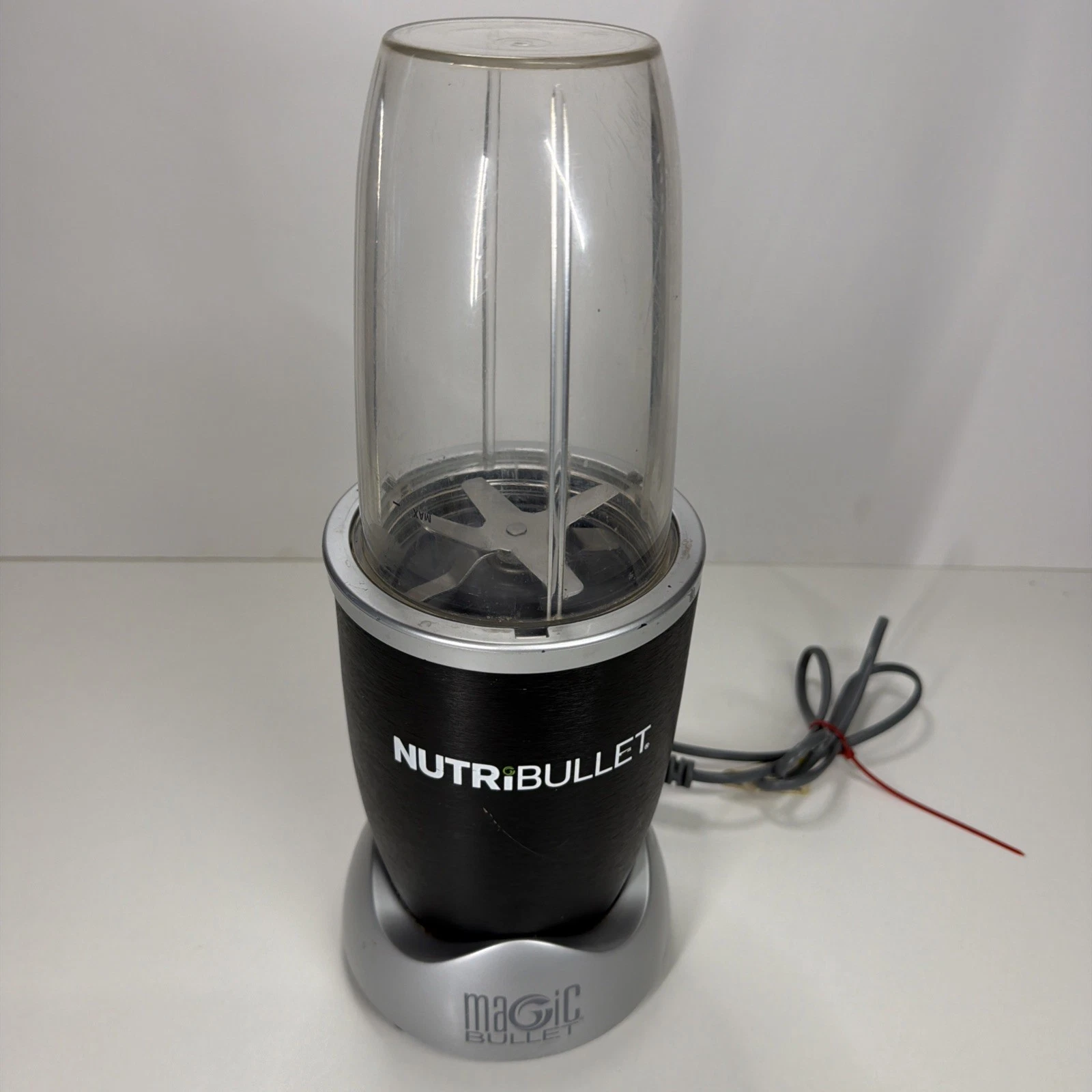 NUTRI BULLET Magic Bullet NB-101B 600W high-Speed Blender with 1 Cup TESTED USED
Opens in a new wind