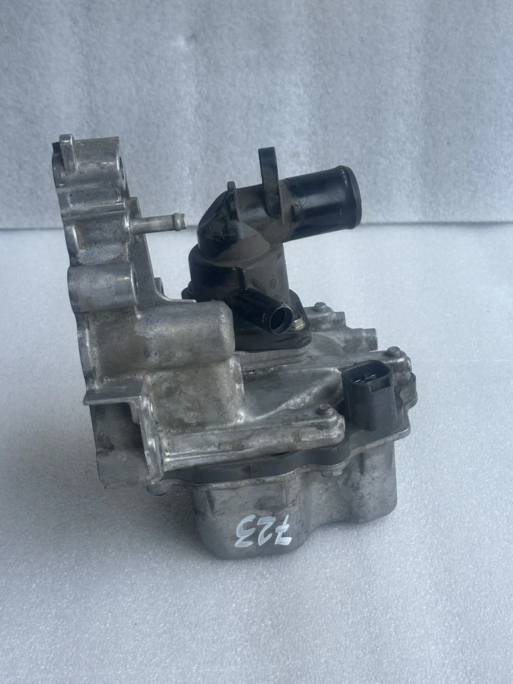 Bomba de agua con motor Lexus Es300H 2015 Foto 3 de 4