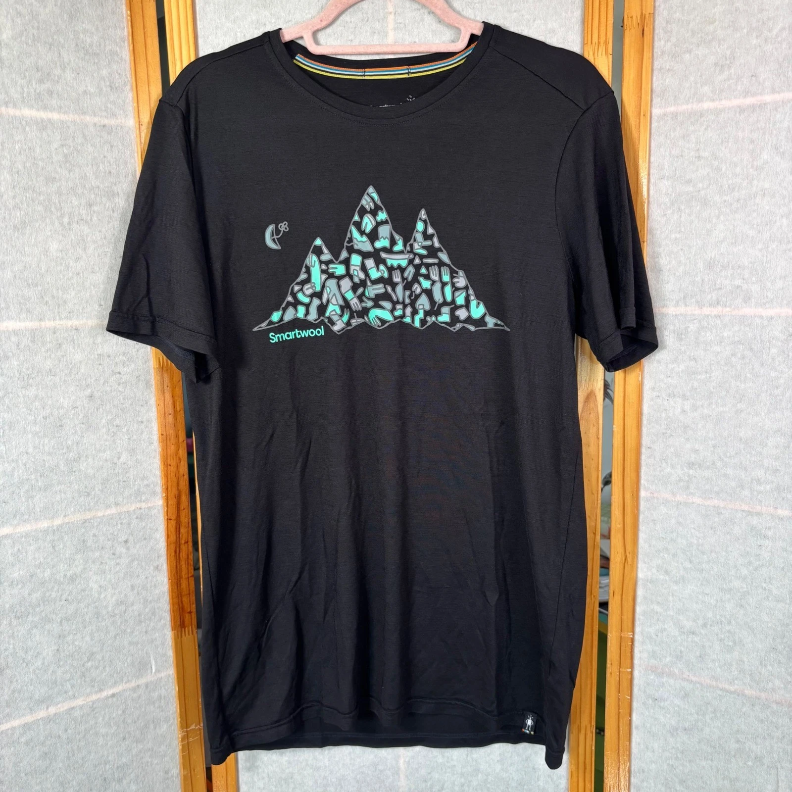Smartwool Merino Sport 150 Tee Medium Black Mountain Graphic Short Sleeve Shirt