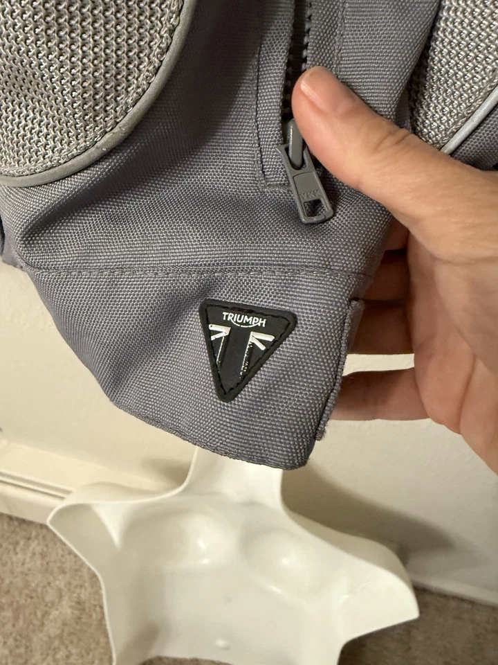 Triumph Padded Armored Motorcycle Jacket size S gray - Image 4 of 4