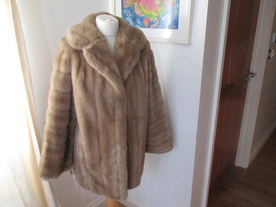 Tissavel (France) vintage faux fur jacket 14/16 thick pile - Image 2 of 4