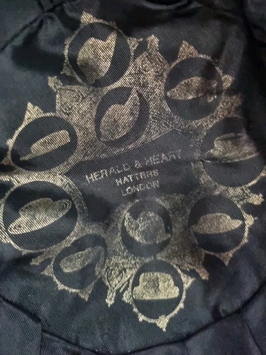 Herald & Heart Hatters Of London Charming Vintage Wide Black Felt Feathered Hat - Picture 6 of 6