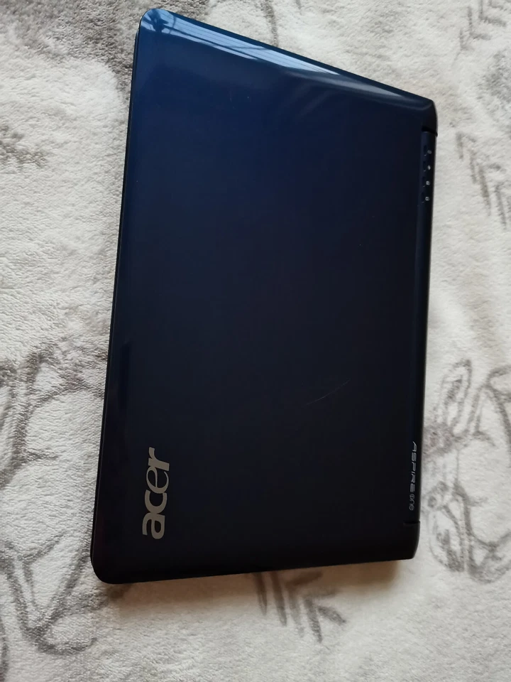 Acer Aspire One ZG5 Netbook Atom 1 GB 120 GB HDD linux Raspbian OS and MX23.4 - Image 3 of 4