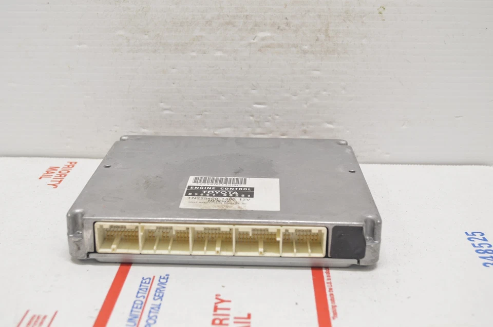 2007-2010 Toyota Sienna 89661-08281 Engine Control Module Unit Ecm I71 043 - Image 2 of 4