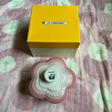 Le Creuset Rum Campleur Powder Pink Flower