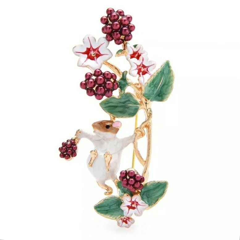 Милая белка в ягодном кусте, брошь / булавка.  Эмалированная брошь на булавке бурундука НОВАЯ! - Изображение 2 из 4