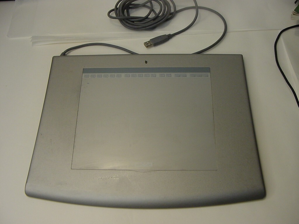 WACOM INTUOS 2GRAPHICS DRAWING TABLET XD-0608-U | eBay