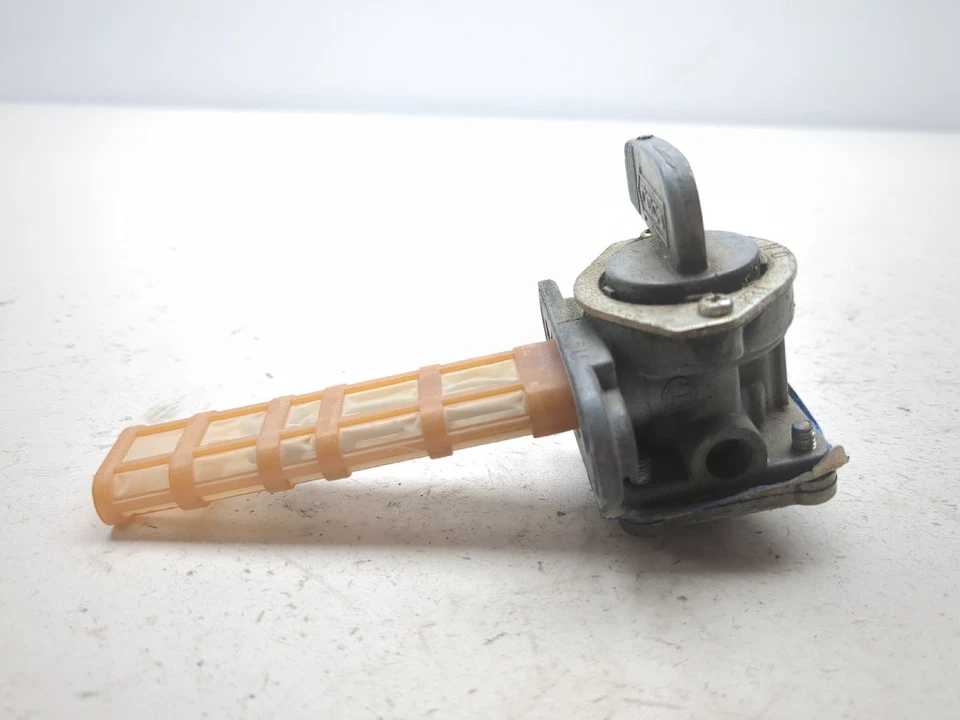 86-06 Kawasaki Concours ZG1000 Petcock Gas Combustible A Foto 2 de 4