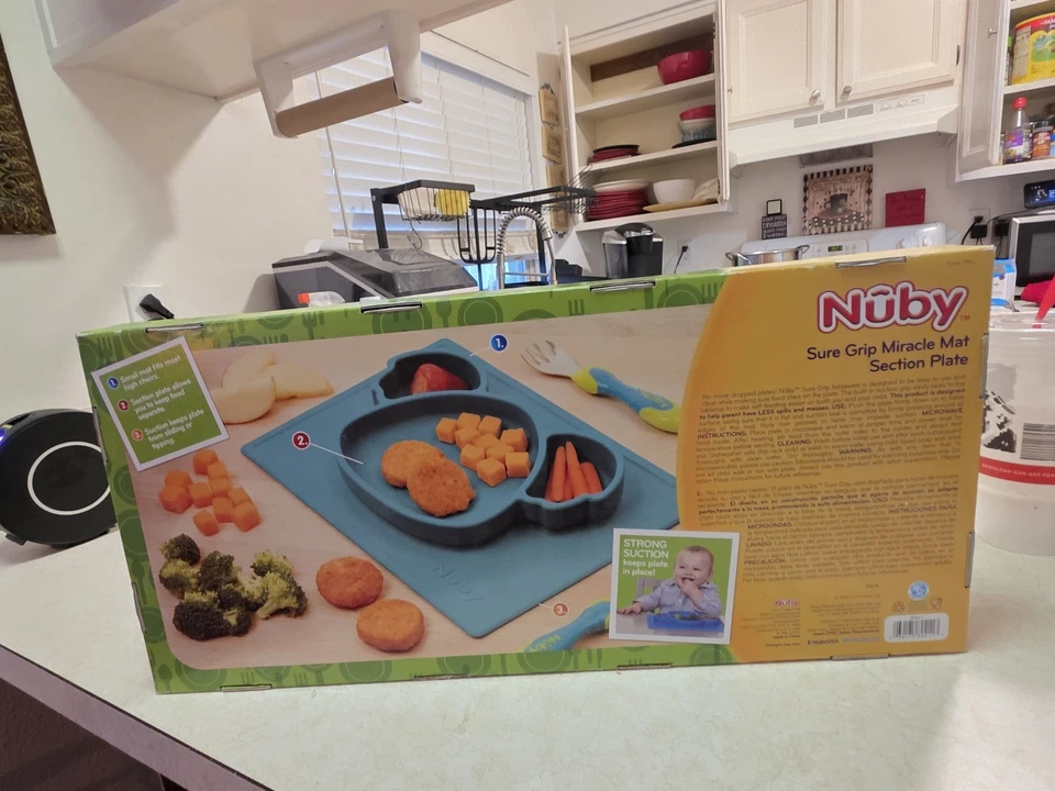 Nuevas alfombrillas de agarre Nuby Sure de alimentación LED para bebé 1 grande para mesa 1 silla alta de silicona Foto 3 de 4