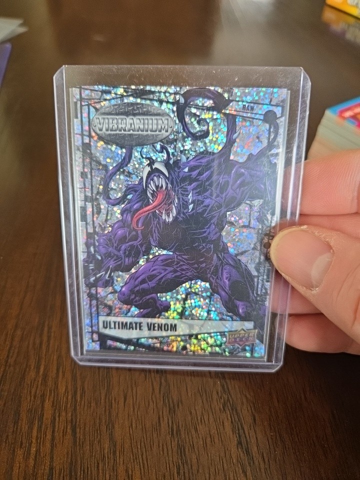 Upper Deck Marvel Vibranium Insert Ultimate Venom #80 2015 Trading Card