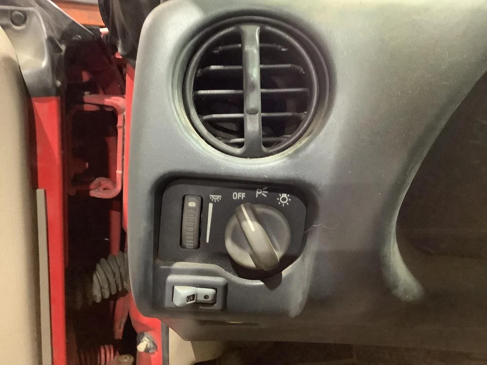 Used Front Left Fender fits: 1997 Pontiac Firebird Front Left Grade A - Изображение 2 из 4