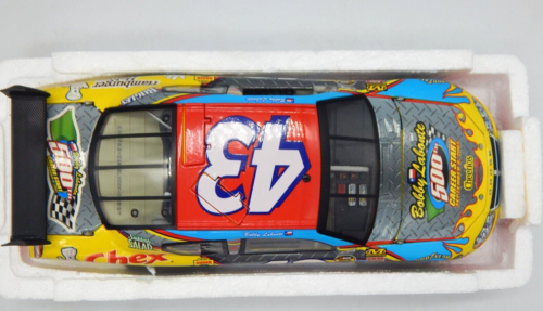 2007 Bobby Labonte #43 1/24 Dodge Avenger 500TH Start COT (RTC1551) - Picture 3 of 10
