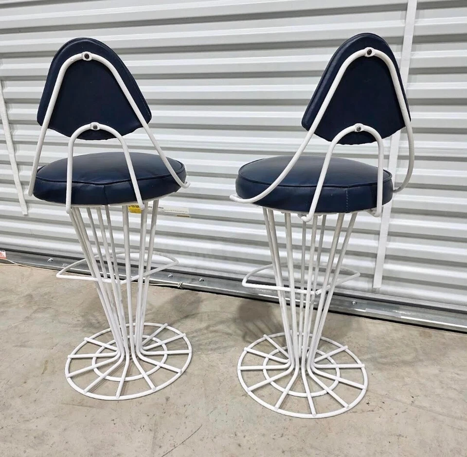 Par de taburetes de bar vintage de hierro forjado de mediados de siglo Foto 2 de 2