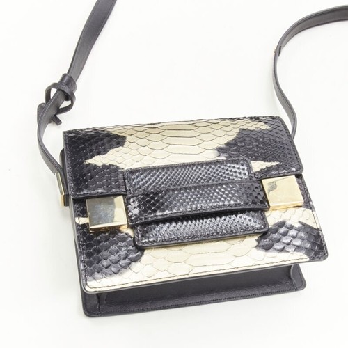 rare DELVAUX Le Madame black gold spray painted scaled leather crossbody box bag - 第 8/11 張圖片