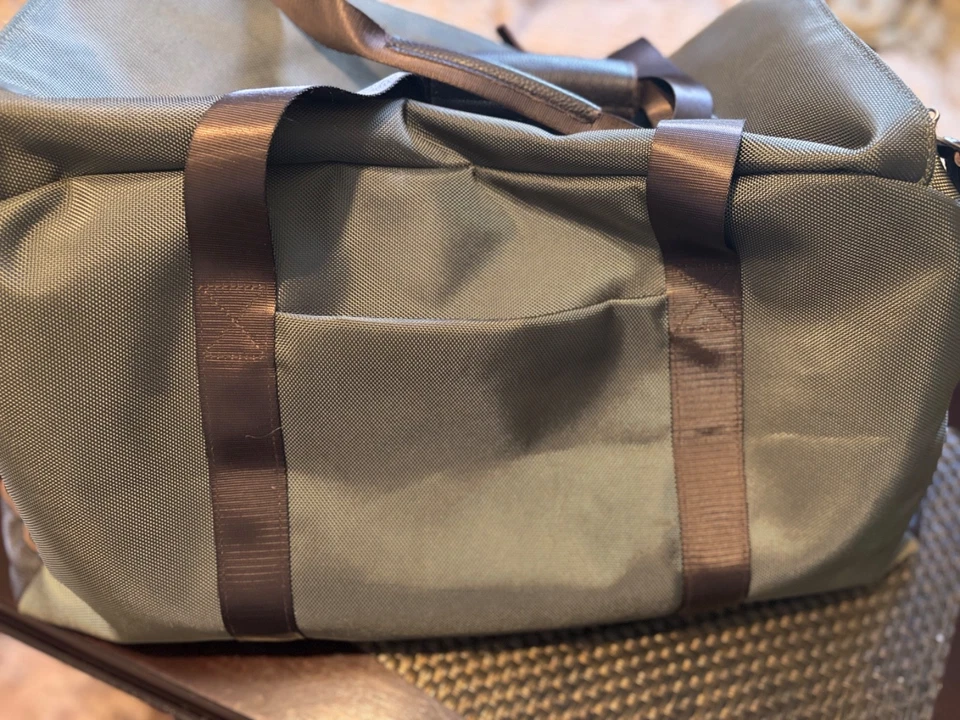 Bolso de Lona Abercrombie and Kent; Cuero Verde y Marrón; Excelente Estado Foto 2 de 4