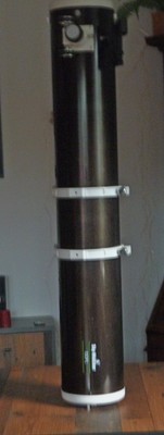 Teleskop Newton OTA 150/1200 Skywatcher PL schwarz mit weißen Rohrschellen