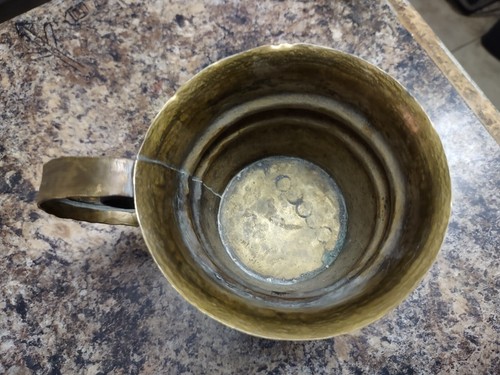 Vintage hand hammered brass drinking handled cup or mug re-enactor 4 3/4" tall - Picture 4 of 6