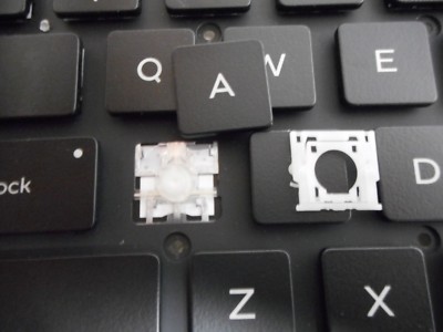 SINGLE KEY CAP+PLASTIC CLIP DELL INSPIRON 15 P/N: 3NVJK /MODEL NSK-EC0BC, HIAA 4