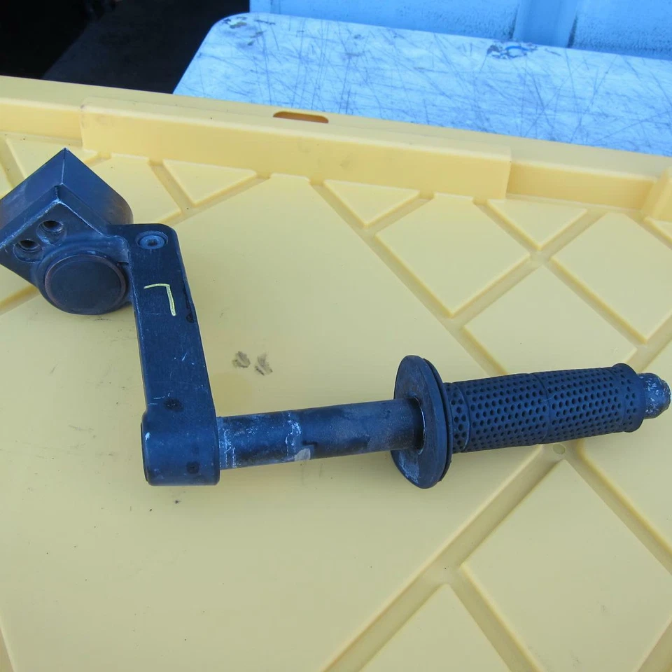 1988 Kawasaki Concours 1000 ZG1000A OEM ЛЕВЫЙ ЗАЖИМ НА РУЛЬ - Изображение 4 из 4