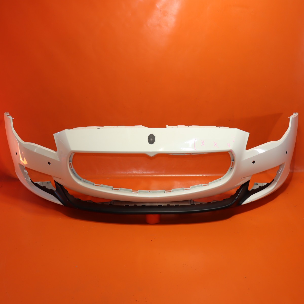 MASERATI QUATTROPORTE FRONT BUMPER 2014 2015 2016 2017 670010256 OEM