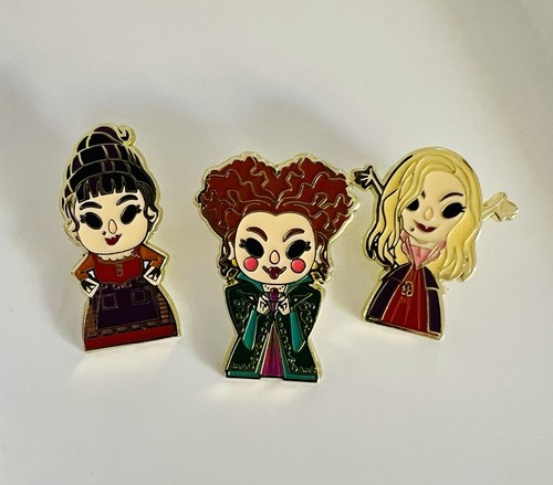 Juego de 3 prendedores Disney Loungefly Hocus Pocus - Sanderson Sisters Mary, Winnie & Sarah - Imagen 1 de 9