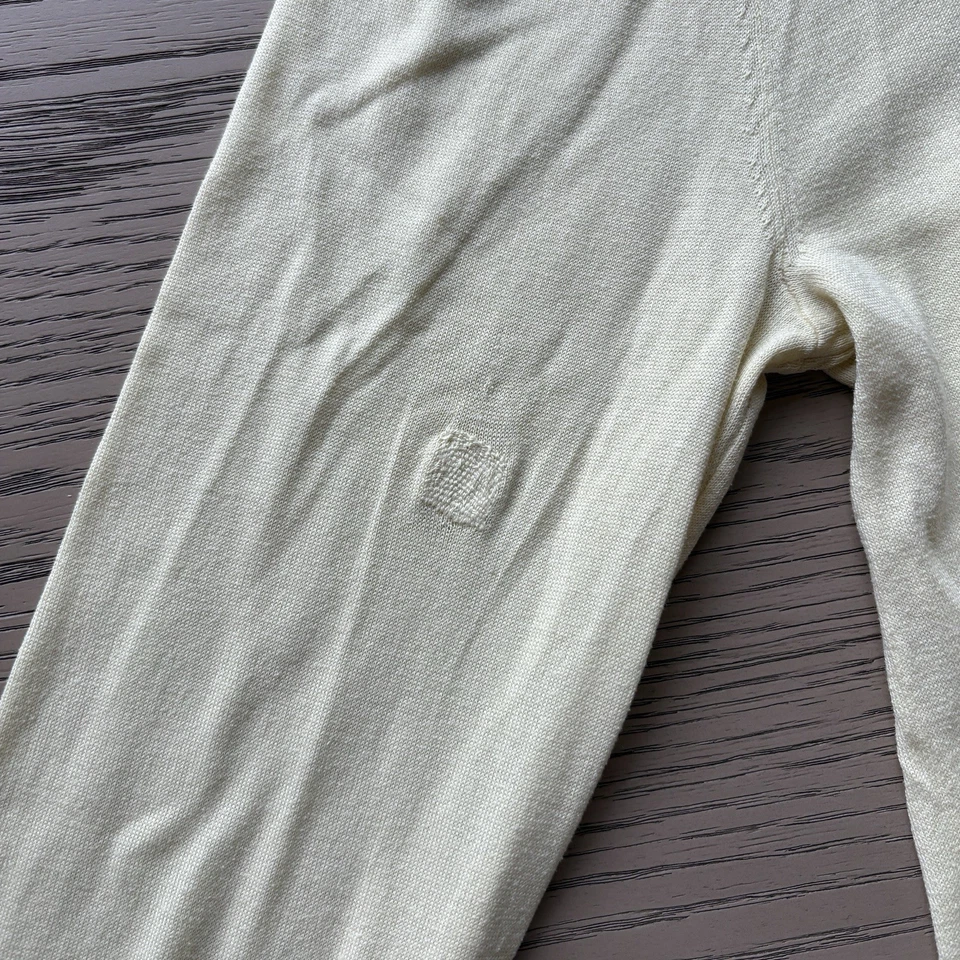 Suéter Renggli cuello redondo en amarillo mantequilla Foto 3 de 4